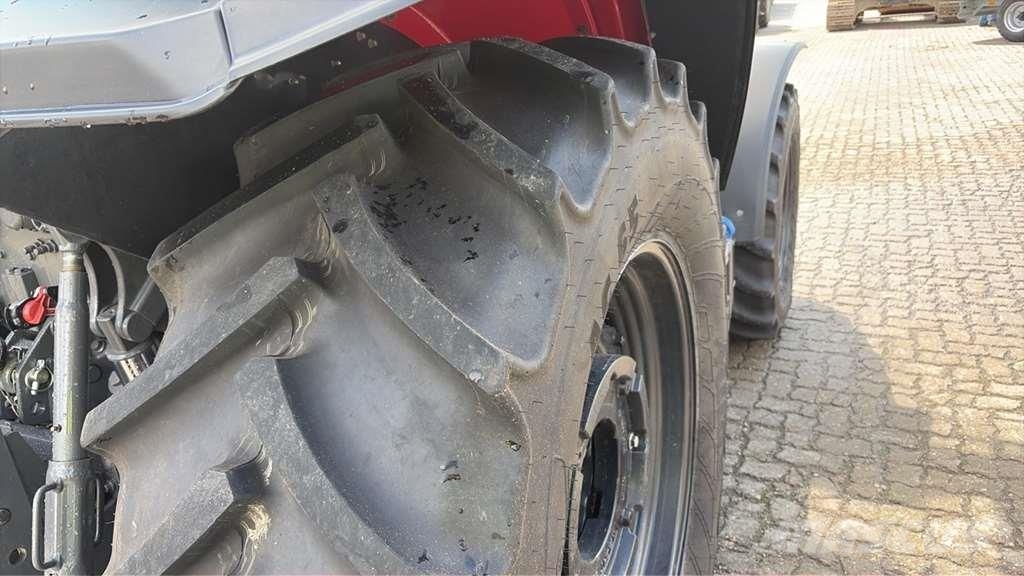 Valtra A115MH الجرارات