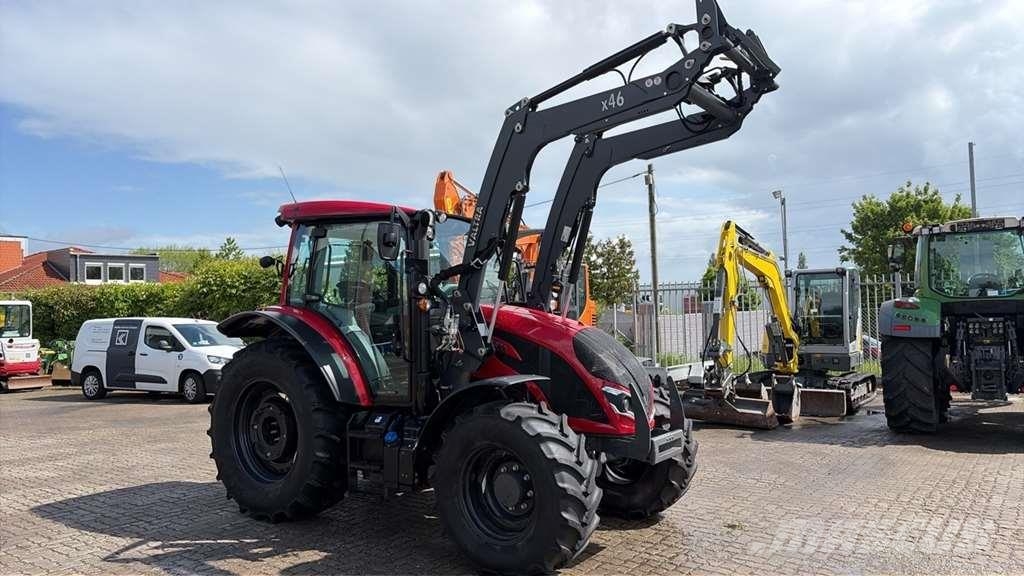 Valtra A115MH الجرارات