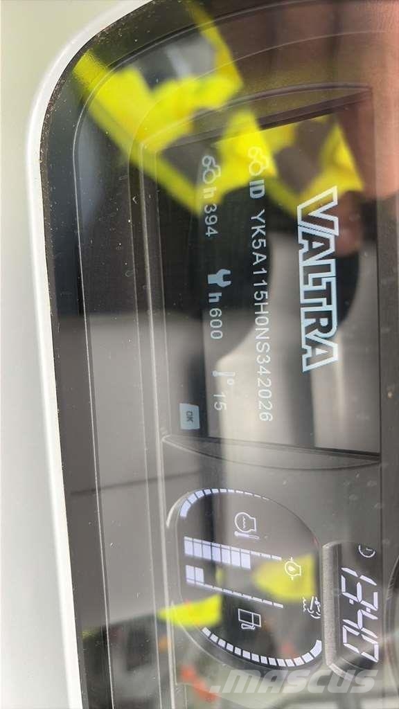 Valtra A115MH الجرارات