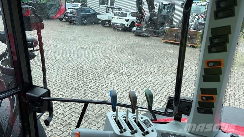 Valtra A115MH الجرارات