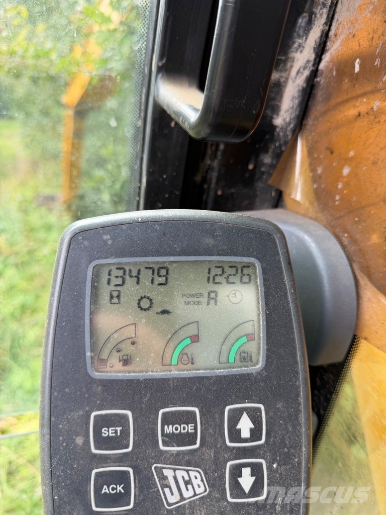 JCB JS 145 LC Rupsgraafmachines