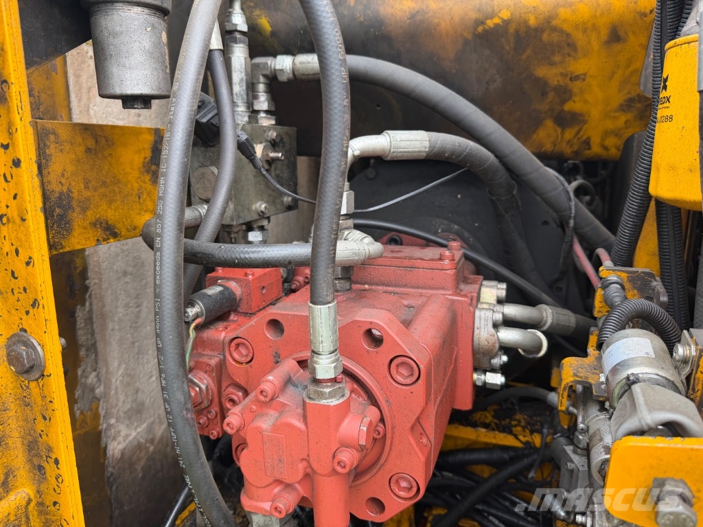 JCB JS 145 LC Rupsgraafmachines