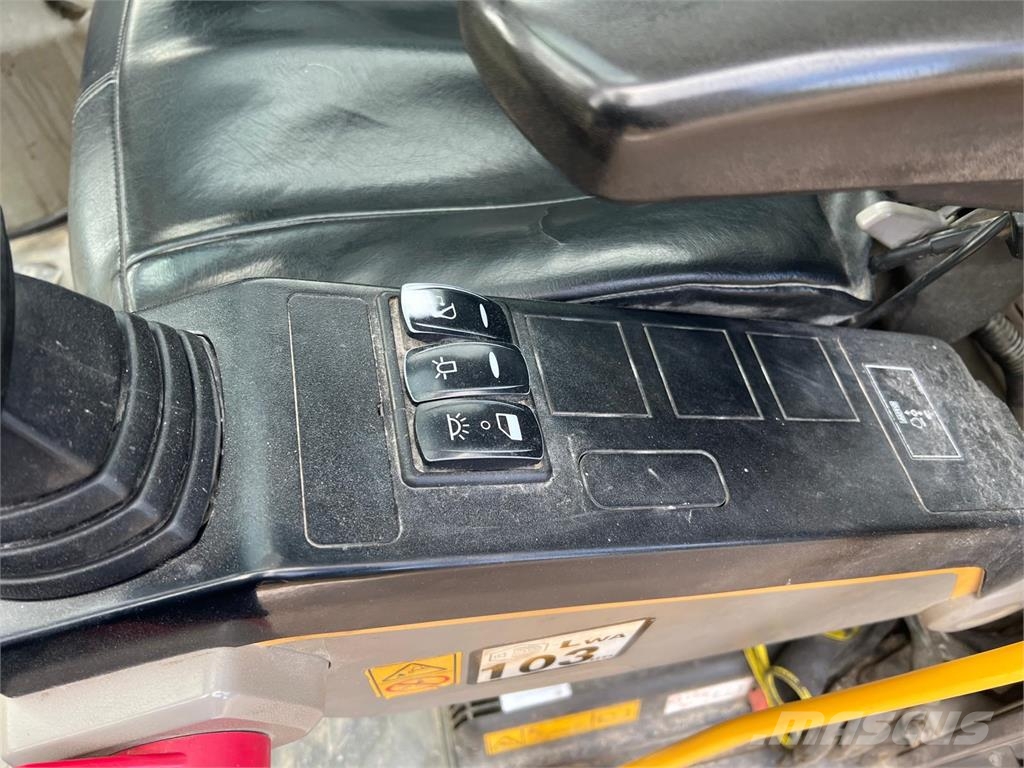 Volvo EC250EL حفارات زحافة
