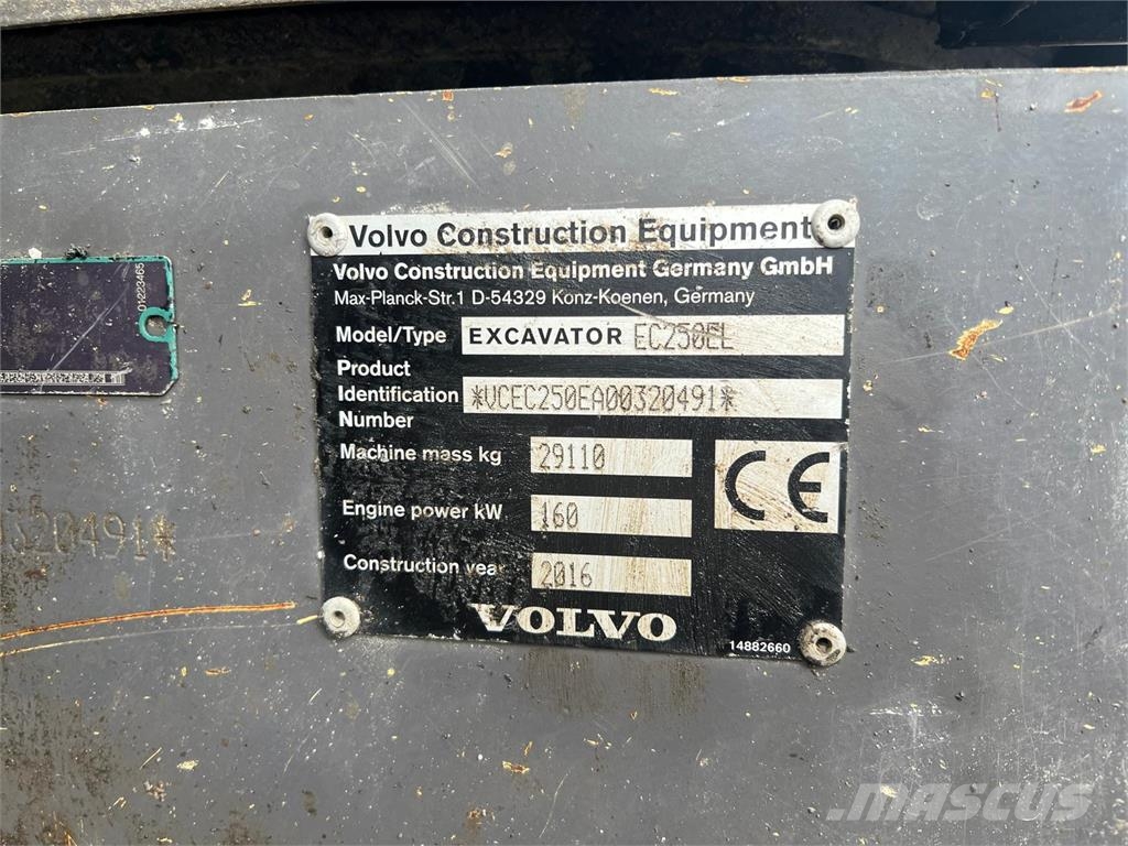 Volvo EC250EL حفارات زحافة