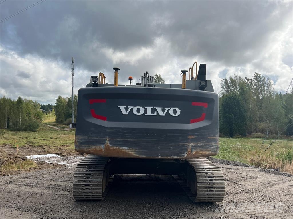 Volvo EC250EL حفارات زحافة