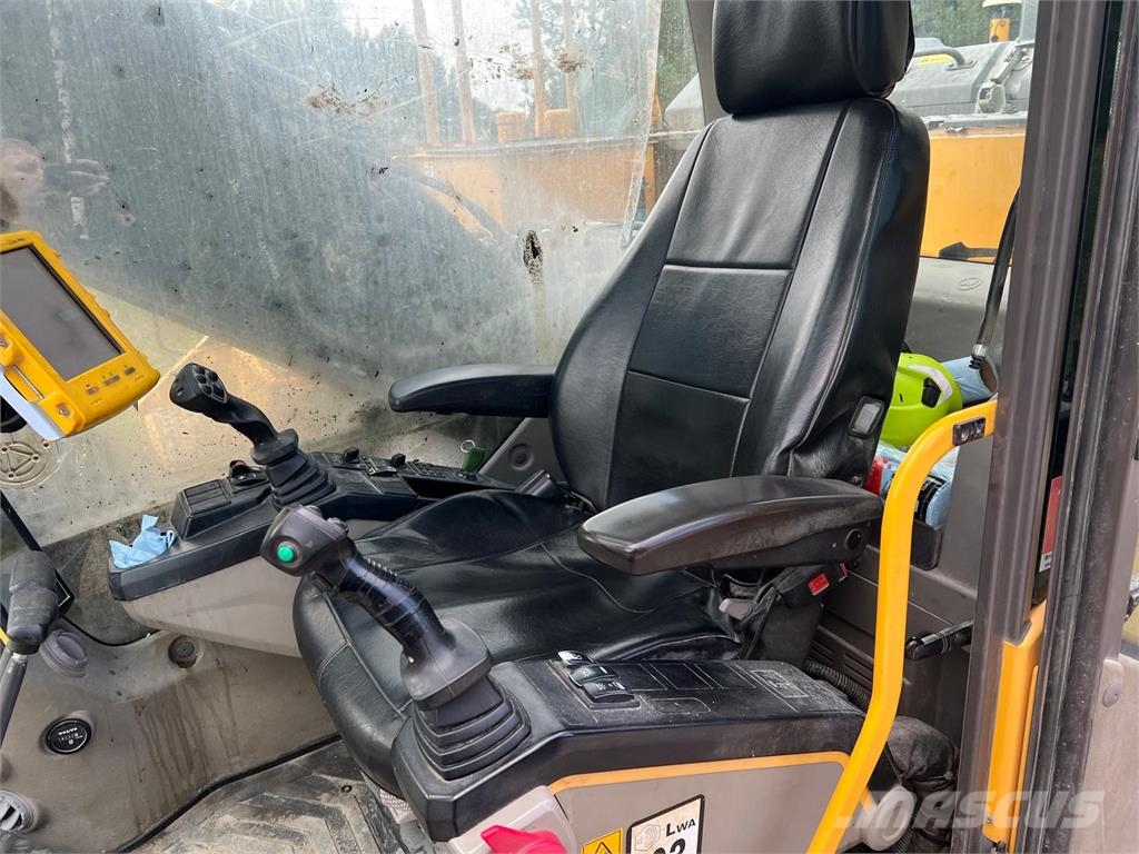 Volvo EC250EL حفارات زحافة