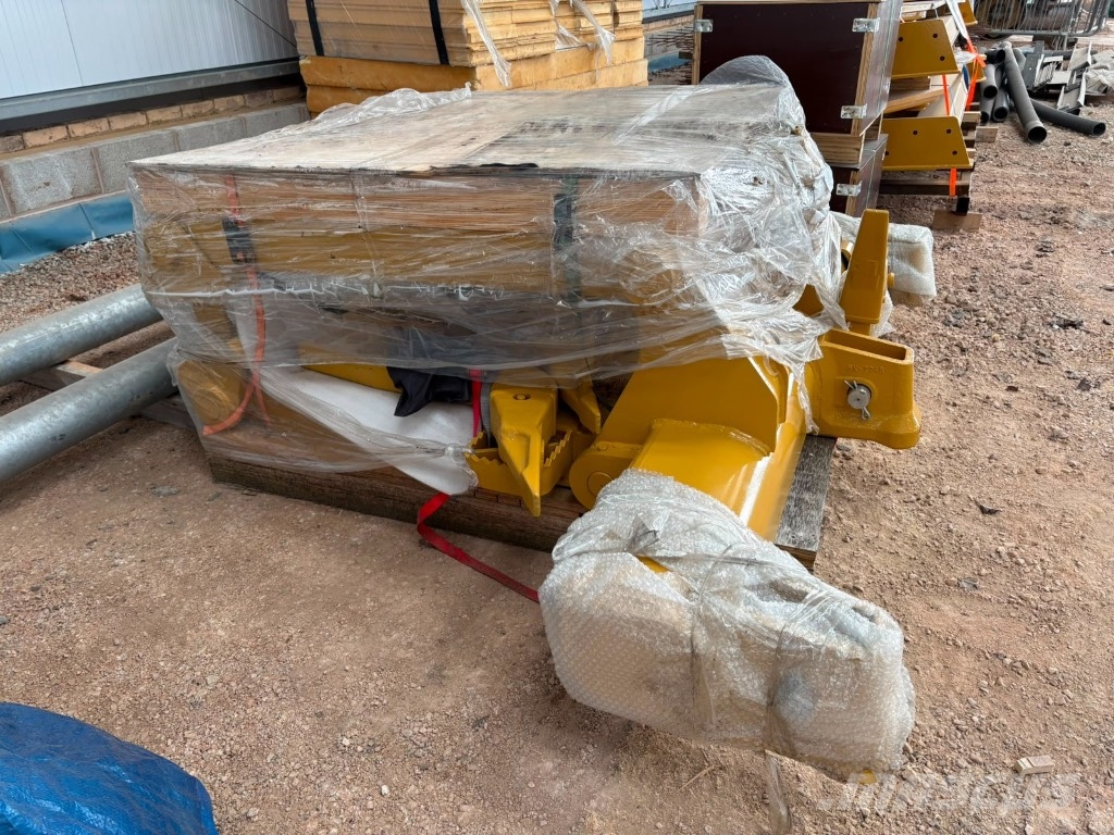 CAT D 5 Aufreisser