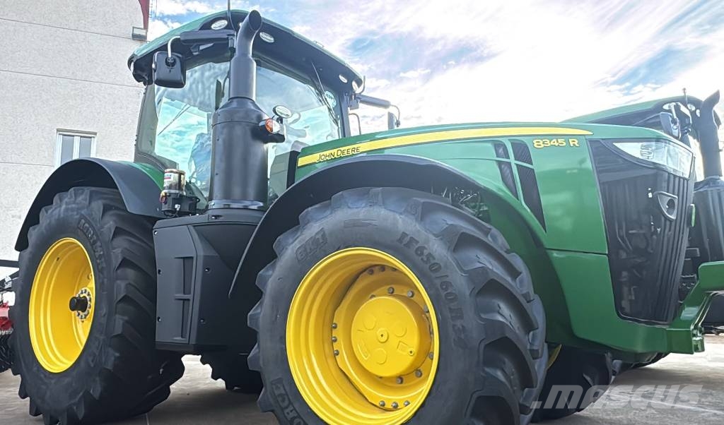 John Deere 8345R Traktori