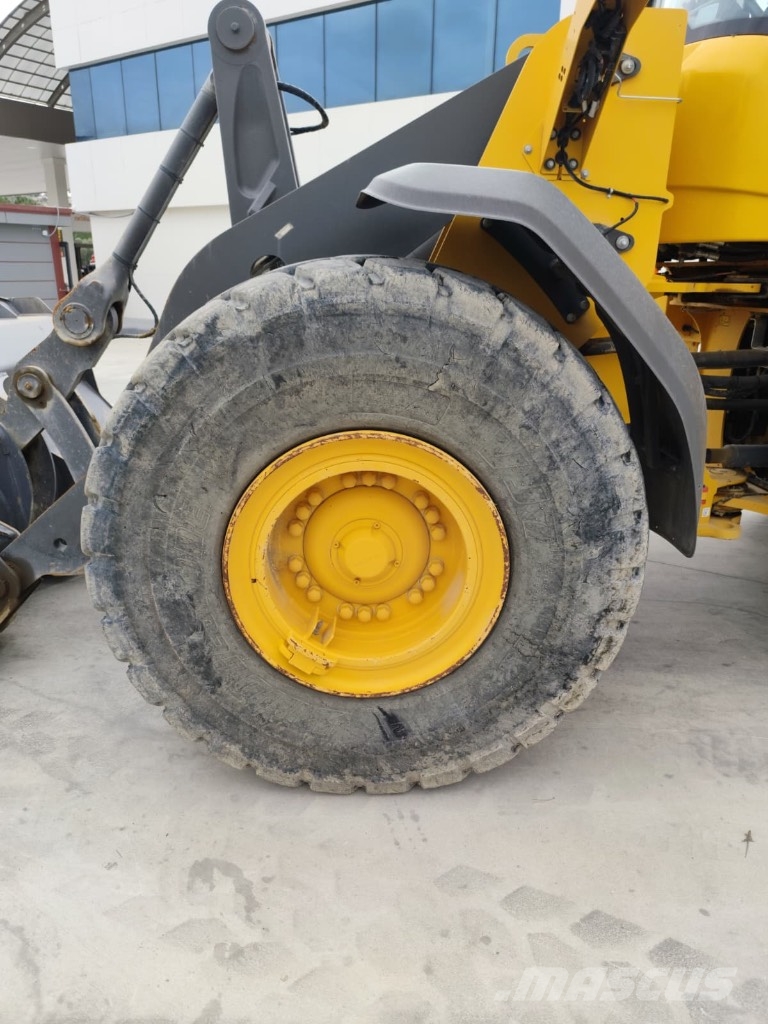 Volvo L 120 H Wielladers