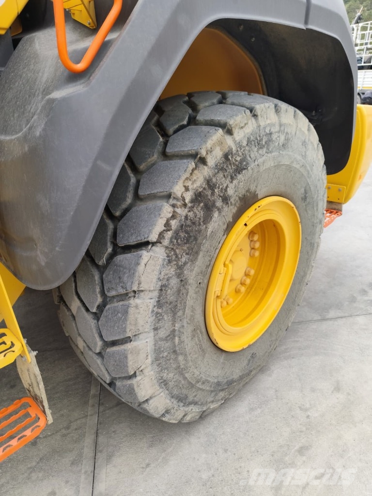 Volvo L 120 H Wielladers