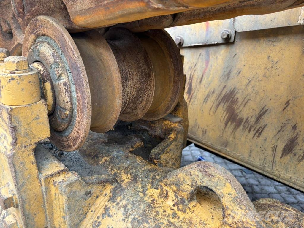 CAT D 8 R 履帶推土機