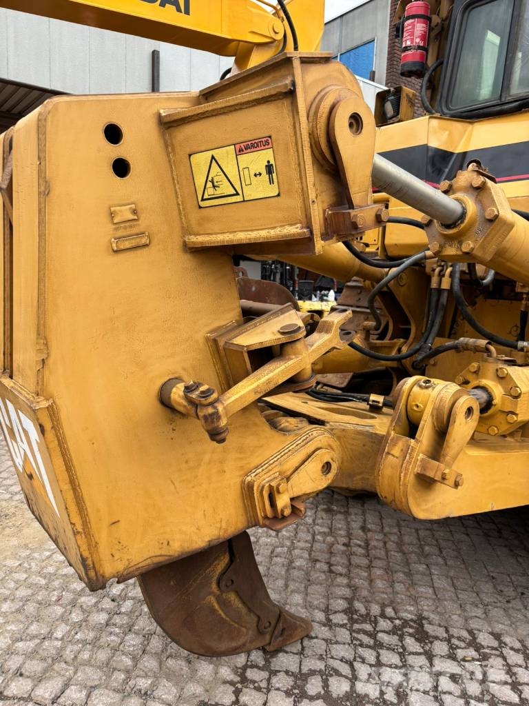 CAT D 8 R 履帶推土機