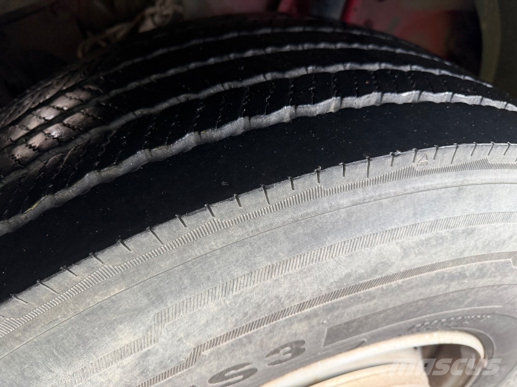 Scania R560 8x4/4 Rol kiper kamioni sa kukom za podizanje tereta