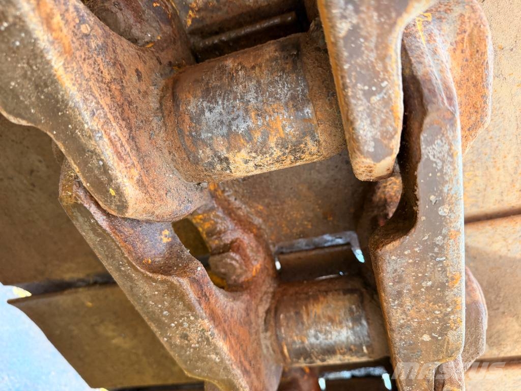Komatsu D 65 WX-18 E0 with Sigmadozer Blade Μπουλντόζες με ερπύστριες