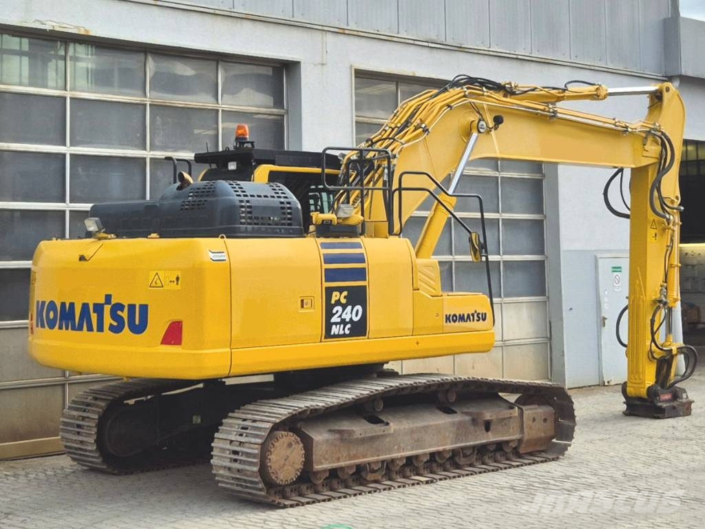 Komatsu PC 240 NLC-11 Rupsgraafmachines