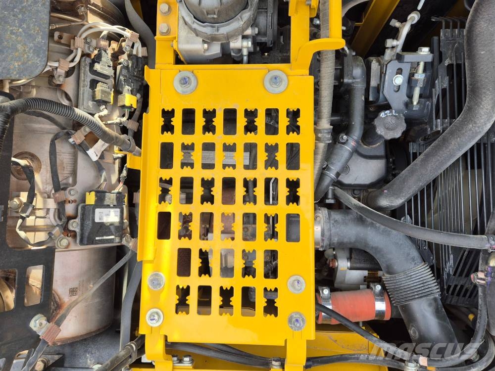 Komatsu PC 240 NLC-11 Rupsgraafmachines