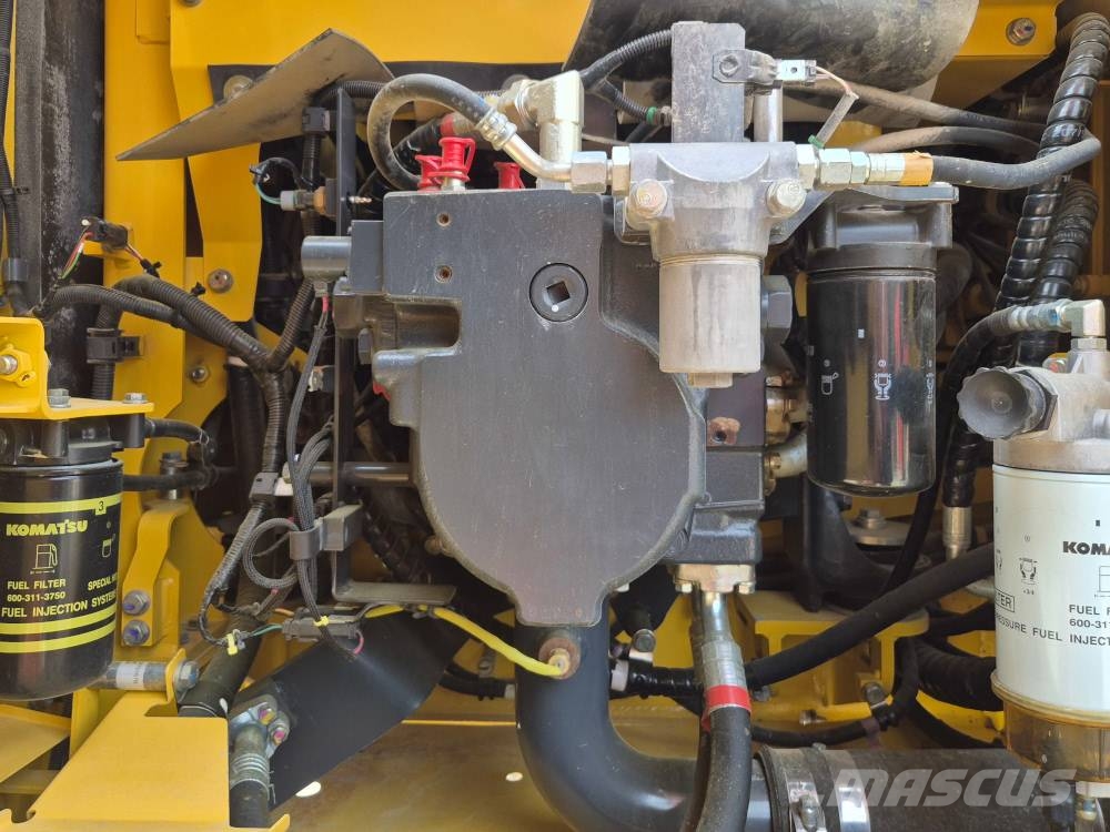 Komatsu PC 240 NLC-11 Rupsgraafmachines