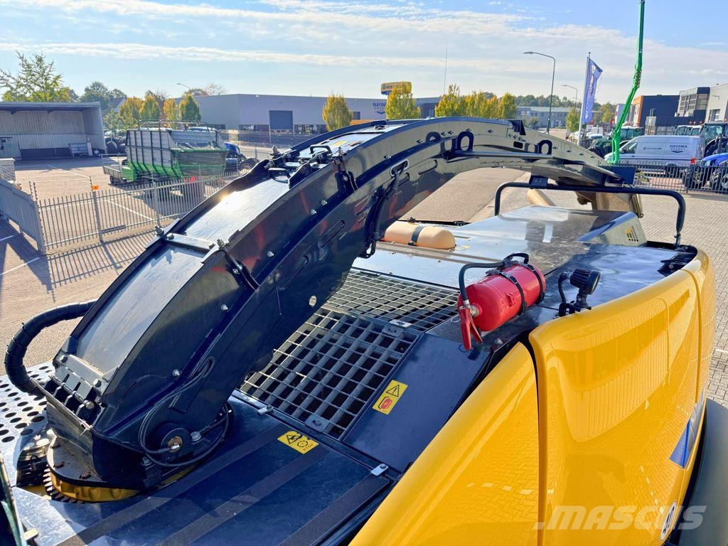 New Holland FR550 Forage Cruiser + Kemper N3003 自走式飼料採集機
