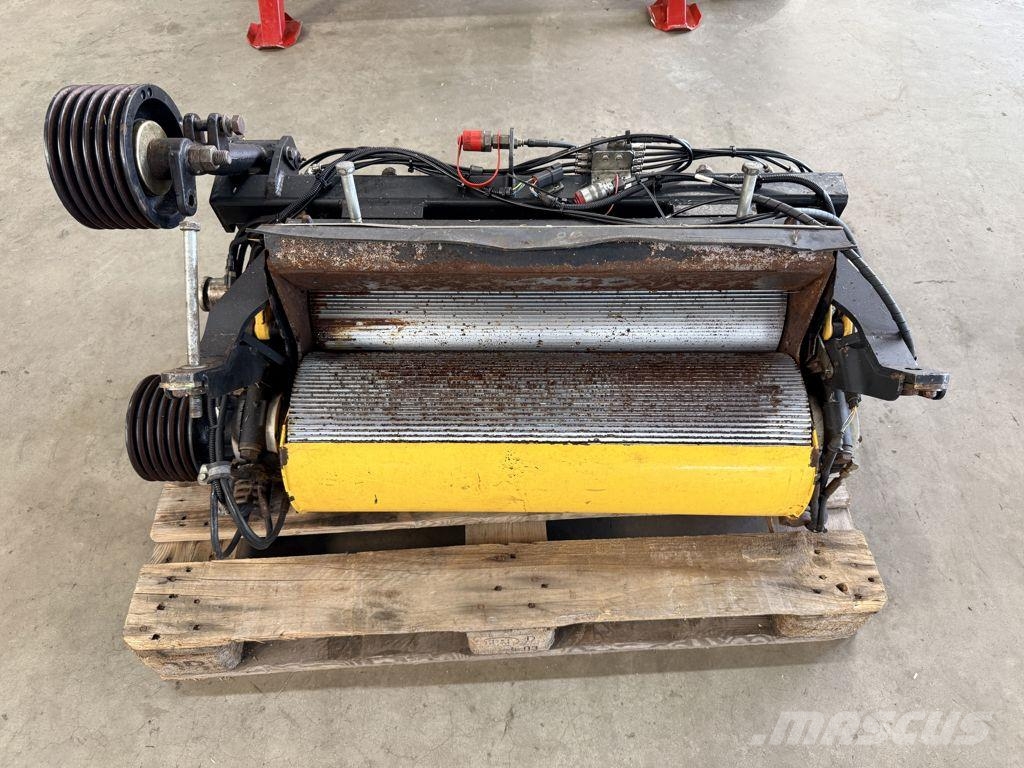 New Holland FR550 Forage Cruiser + Kemper N3003 自走式飼料採集機
