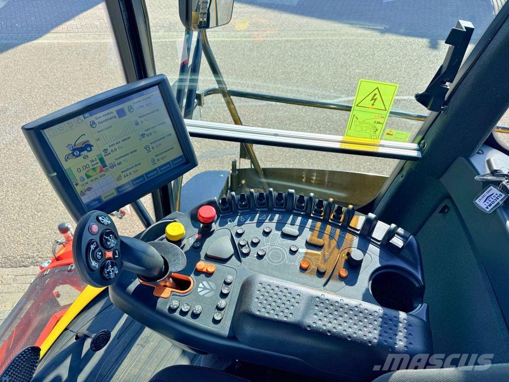 New Holland FR550 Forage Cruiser + Kemper N3003 自走式飼料採集機