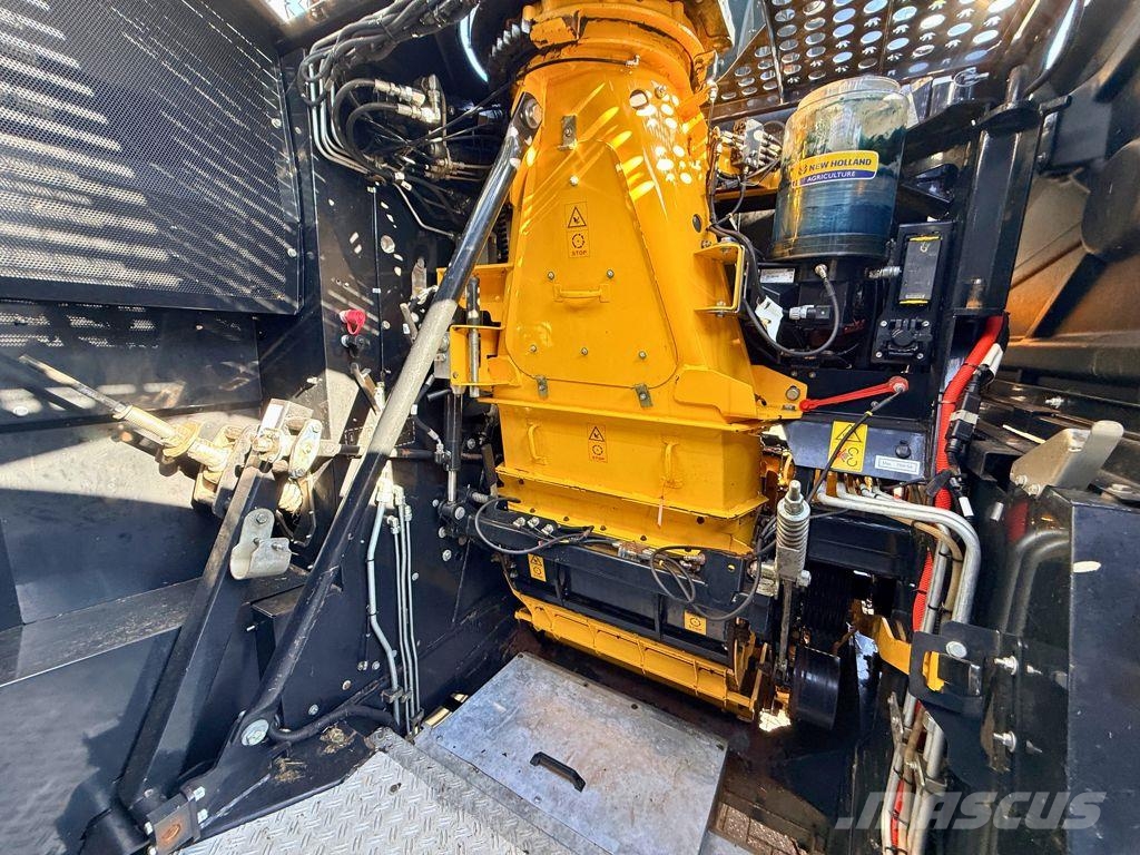 New Holland FR550 Forage Cruiser + Kemper N3003 自走式飼料採集機