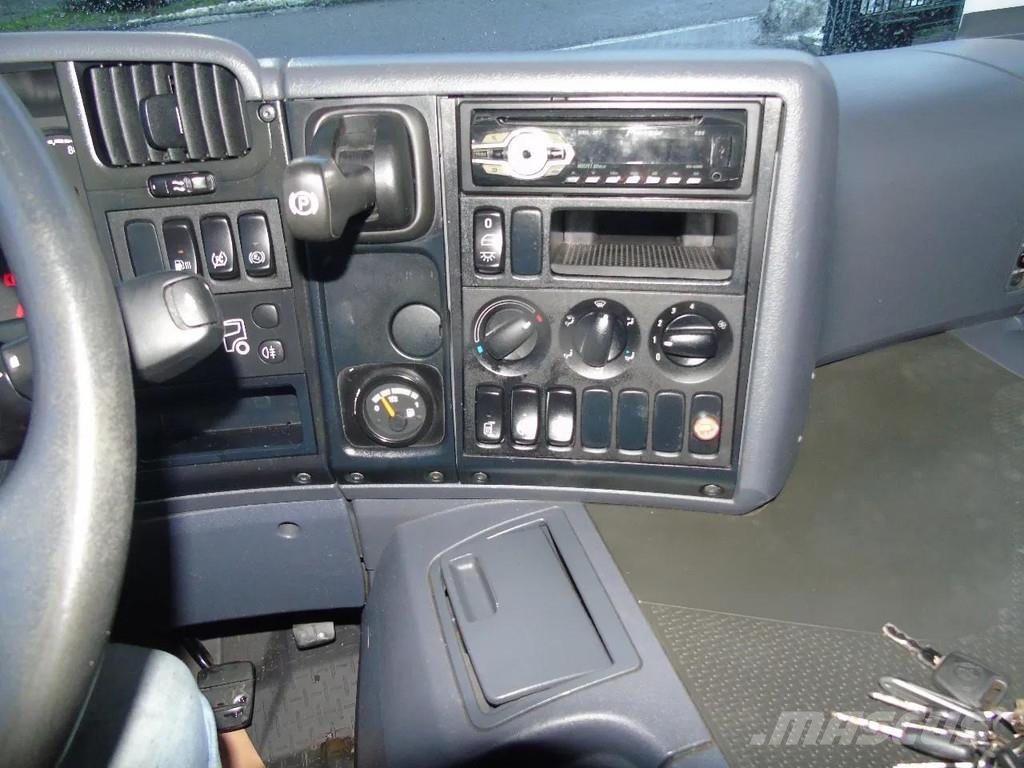 Scania P230 LOW KLM + CARRIER + LOADLIFT + Φορτηγά Ψυγεία