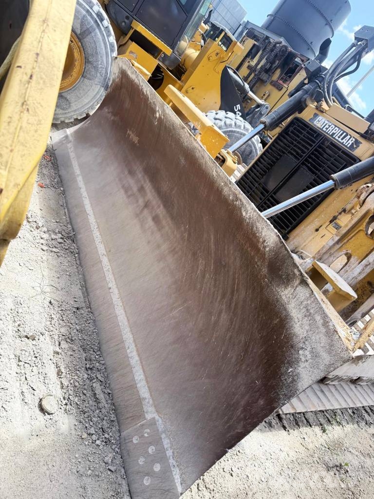 CAT D 6 T LGP Верижни булдозери
