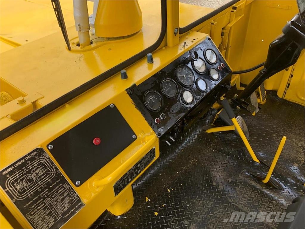Kirovets K700A V8 Traktoriai