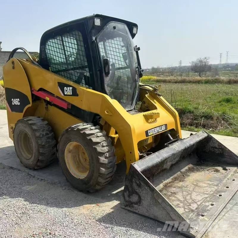 CAT 246 C Šmykom riadené nakladače