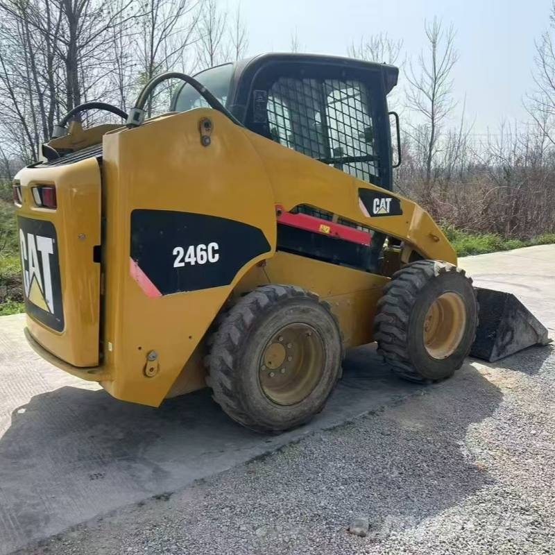 CAT 246 C Šmykom riadené nakladače