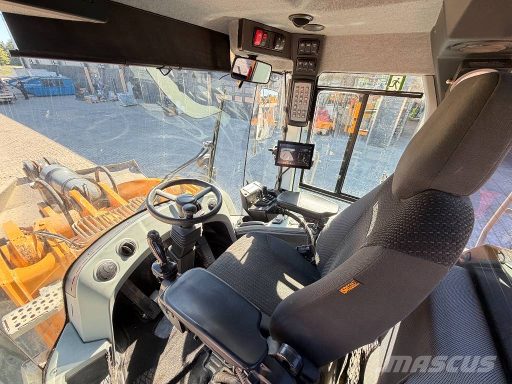 Liebherr L 586 Wheel loaders