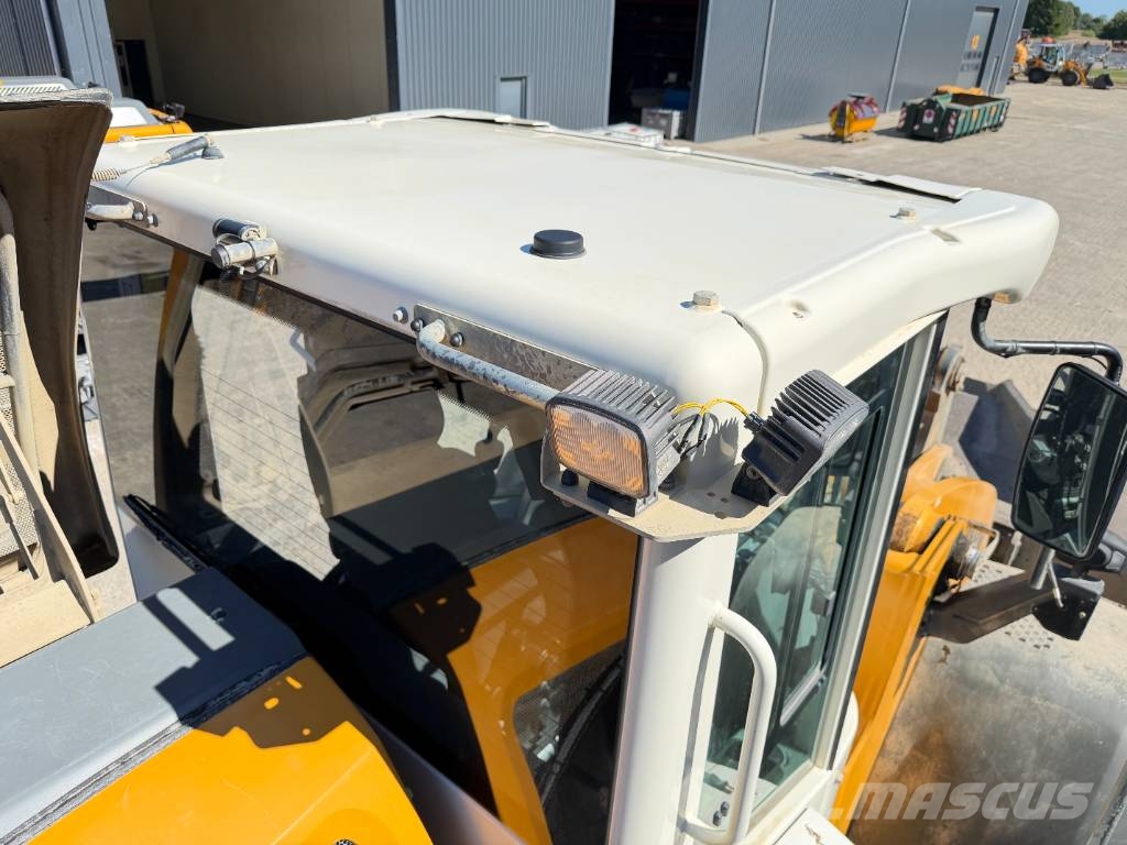 Liebherr L 586 Wheel loaders