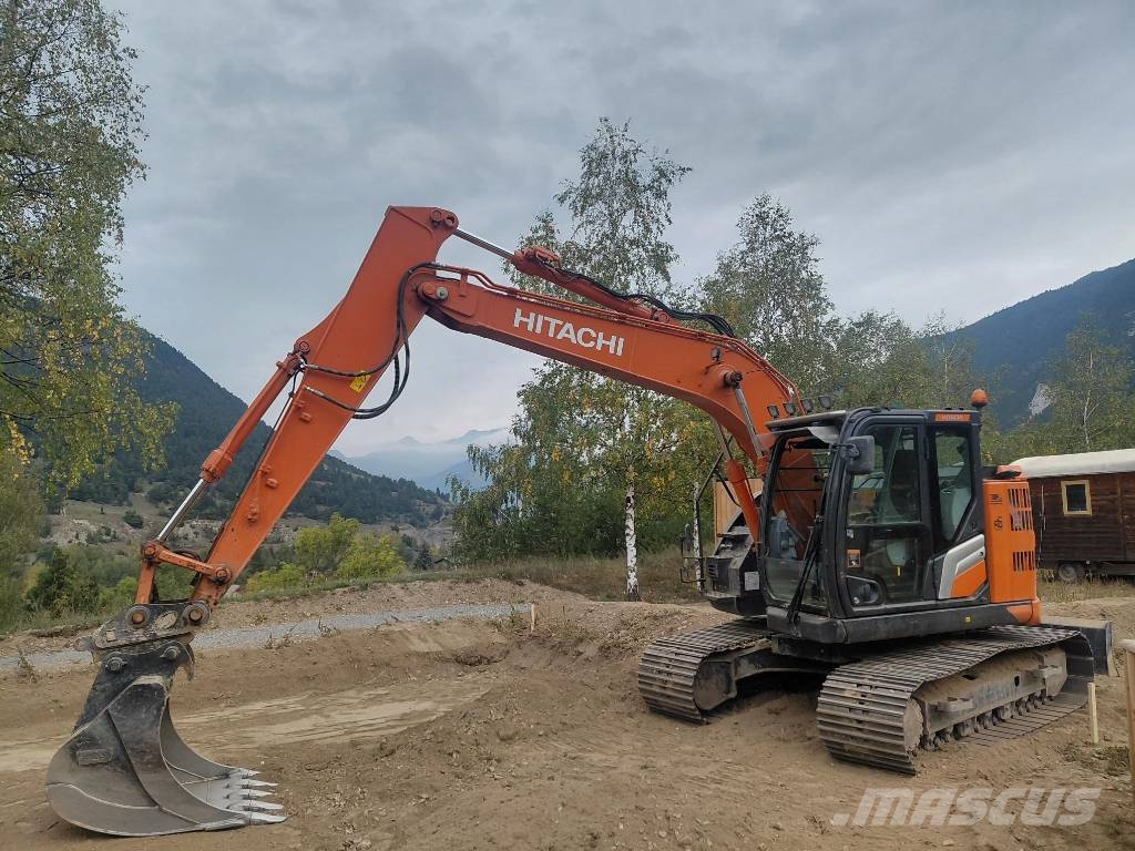 Hitachi ZX 135 USBL-7 Bandgrävare
