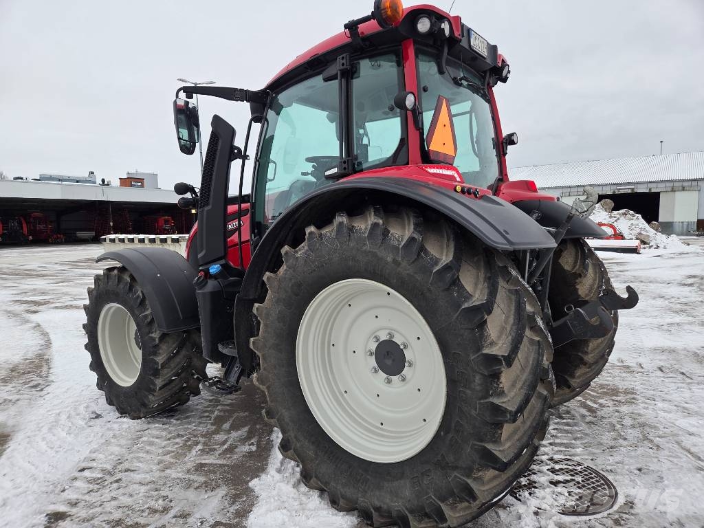 Valtra N155E VERSU Tractors