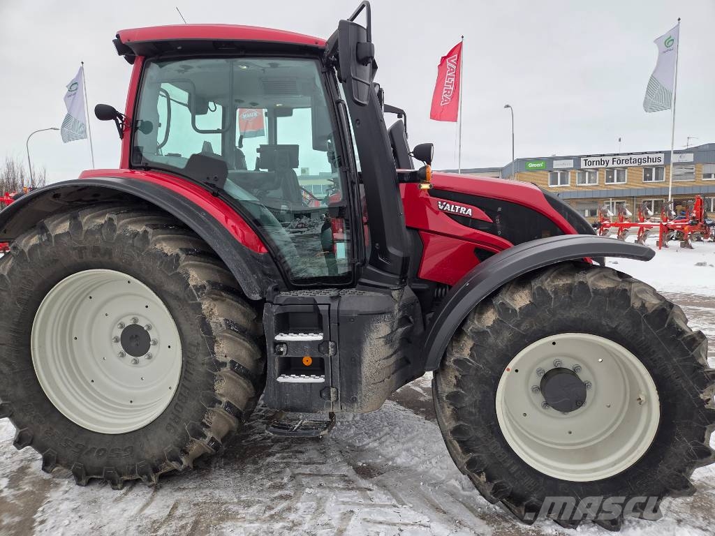 Valtra N155E VERSU Tractors