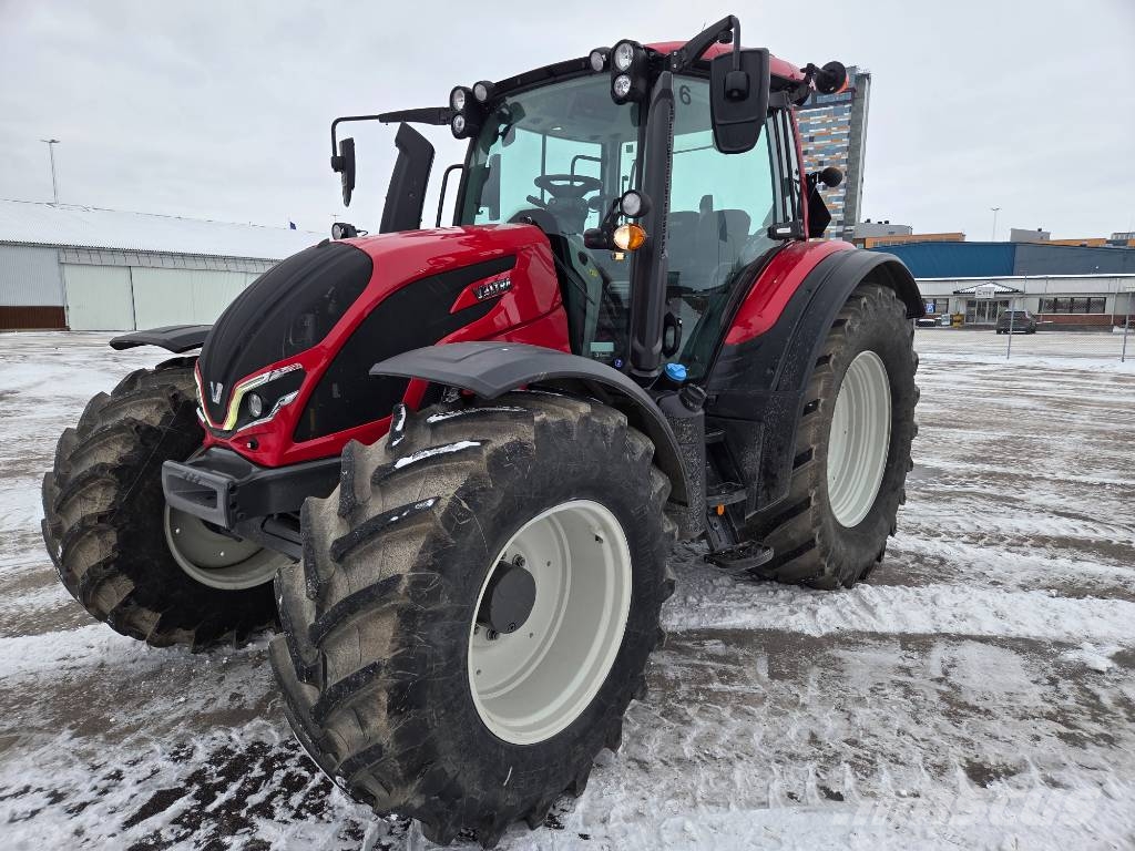 Valtra N155E VERSU Tractors