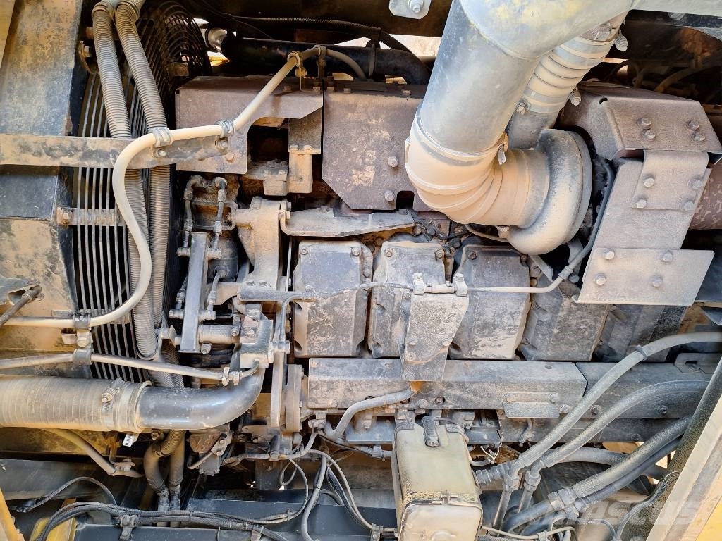 Komatsu HD 605-7E0 Camiones de volteo rigidos