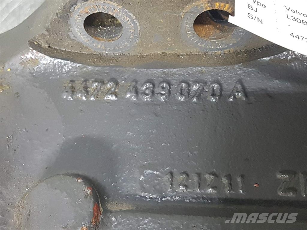Volvo L30-4472439070A-Axle housing/Achskörper/Astrechter LKW-Achsen