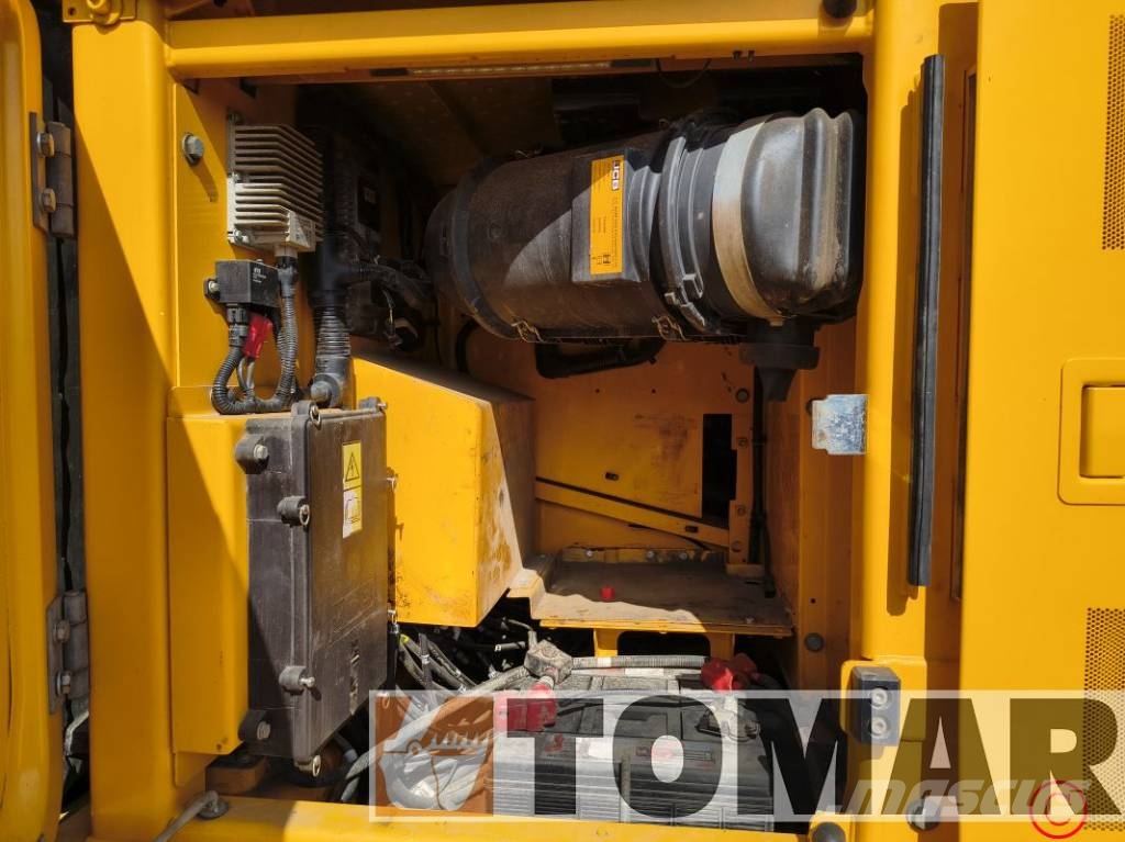 JCB 220 X LC 대형 굴삭기 29톤 이상