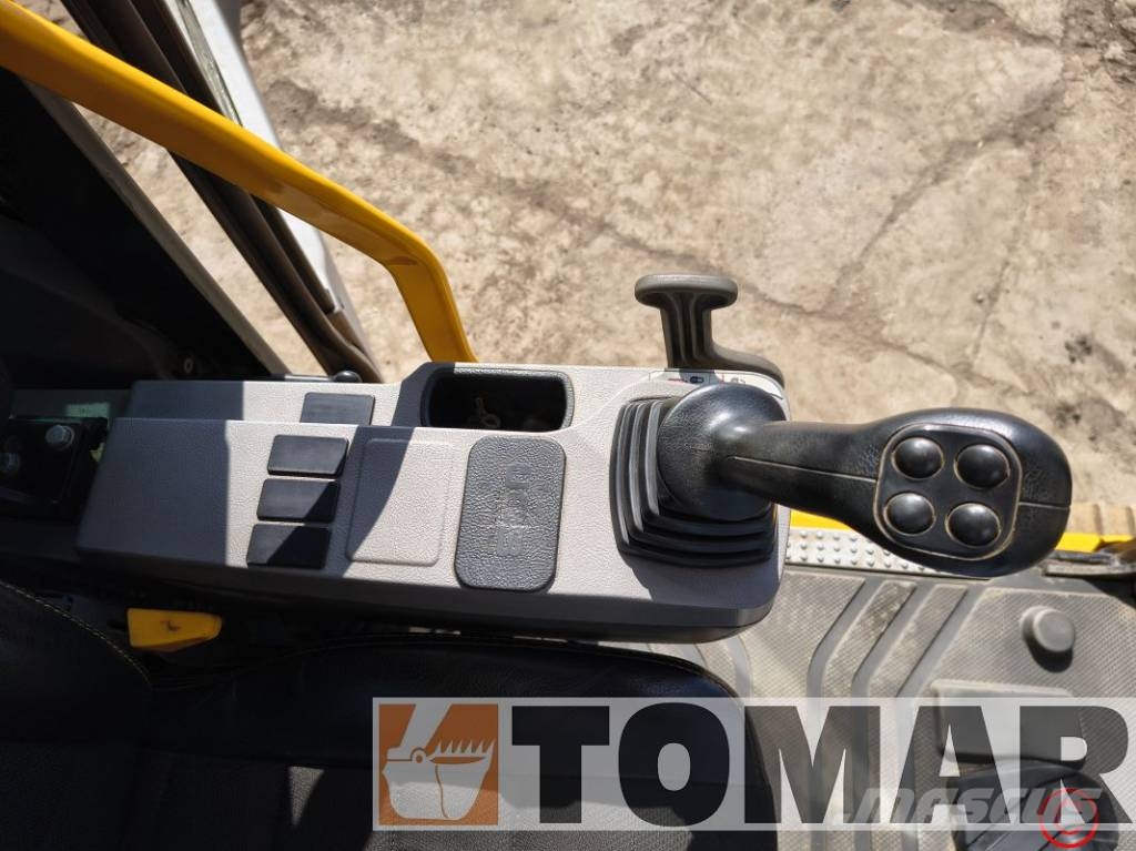JCB 220 X LC 대형 굴삭기 29톤 이상