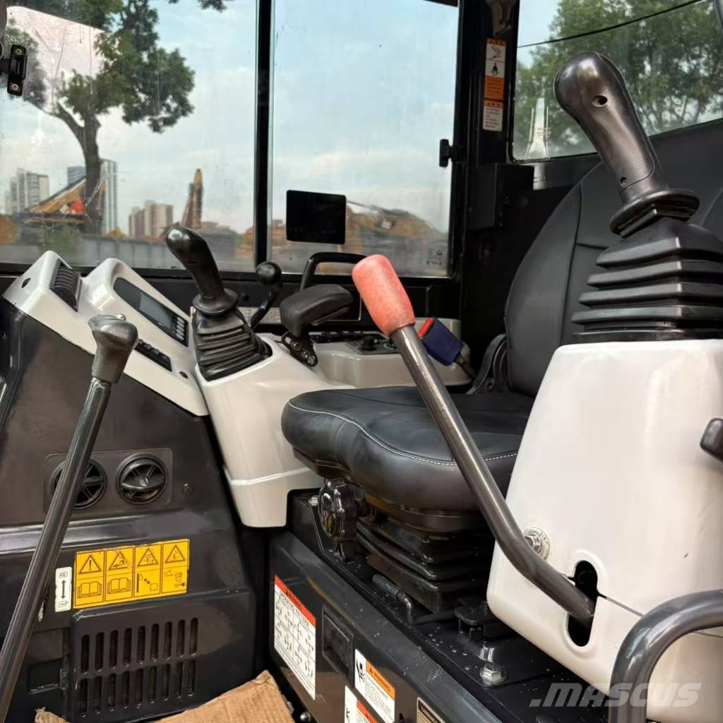 Yanmar Vio 35 小型挖掘机