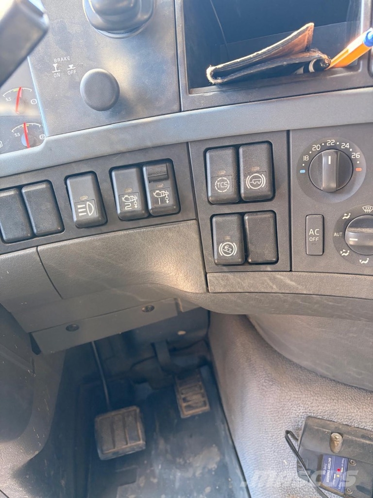 Volvo FH 480 + Effer 850 6S Rakodó daruk