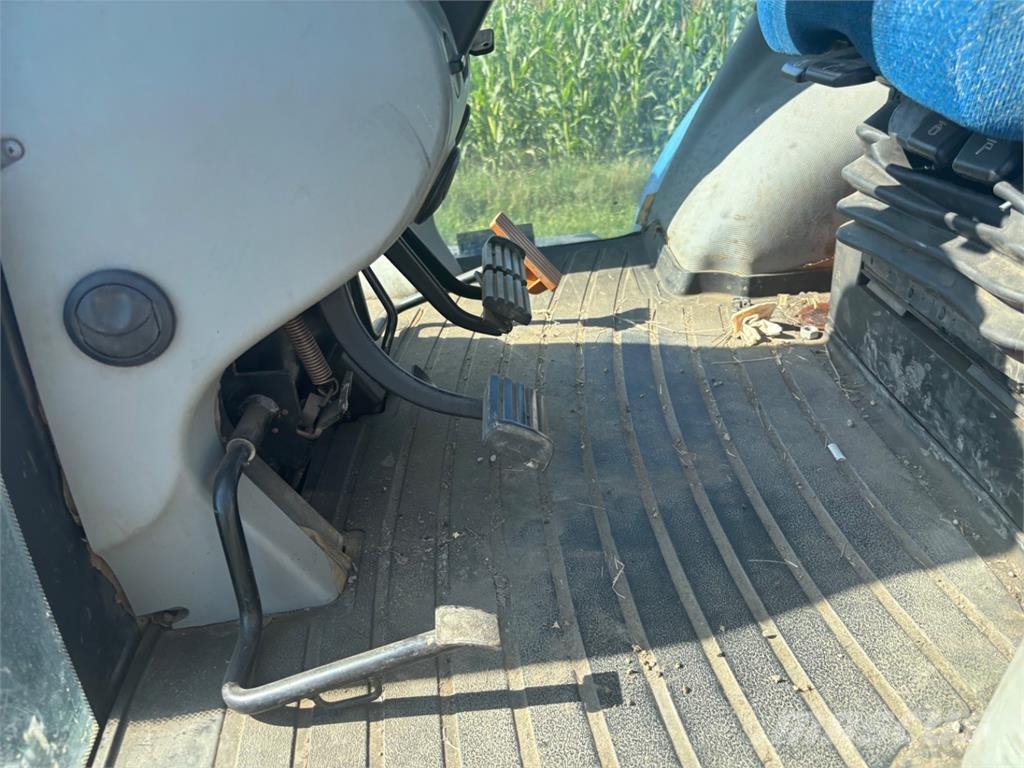 New Holland T8.360 معدات البناء - غير ذلك