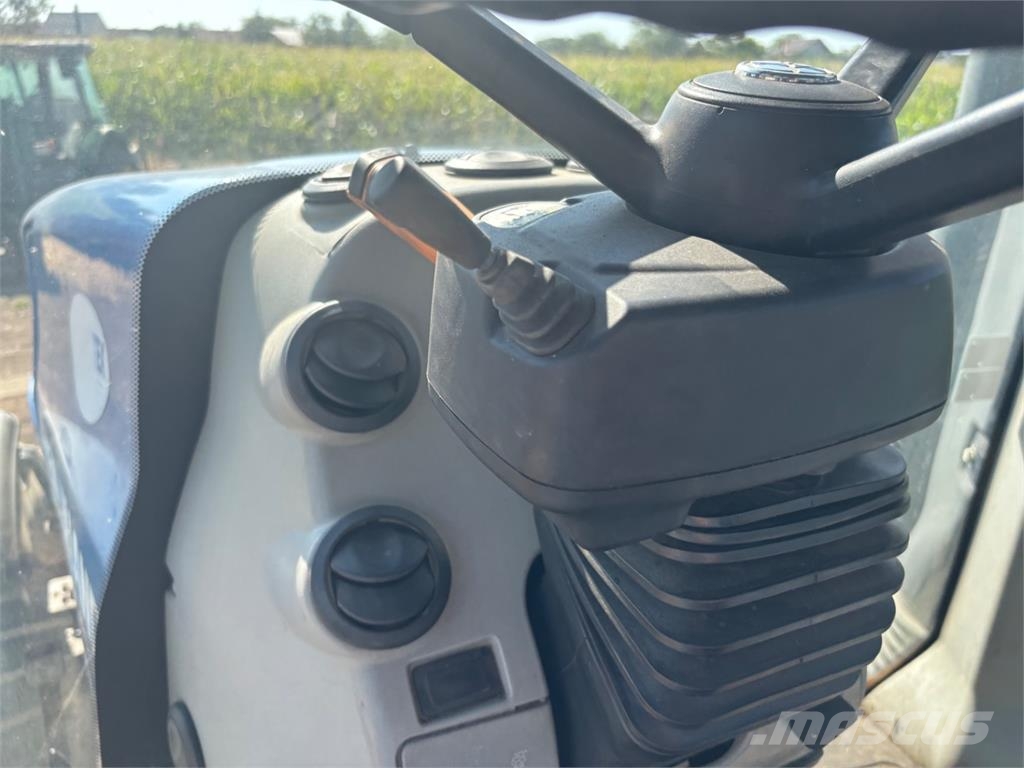 New Holland T8.360 معدات البناء - غير ذلك