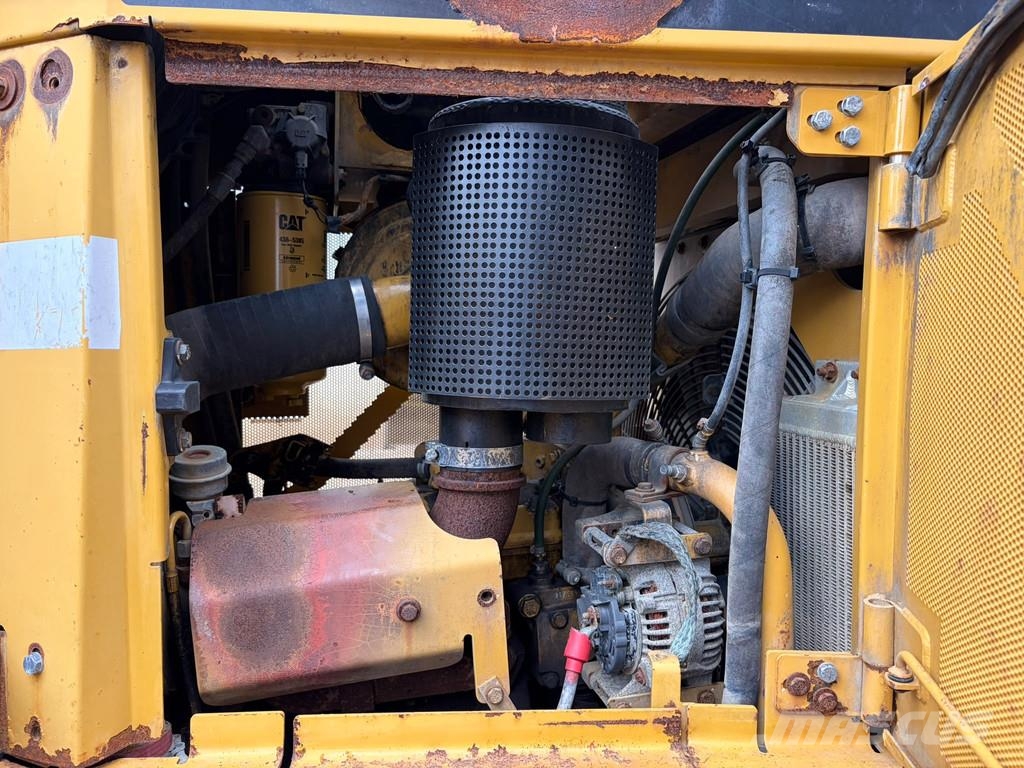 CAT D6R2 XL Buldooserid