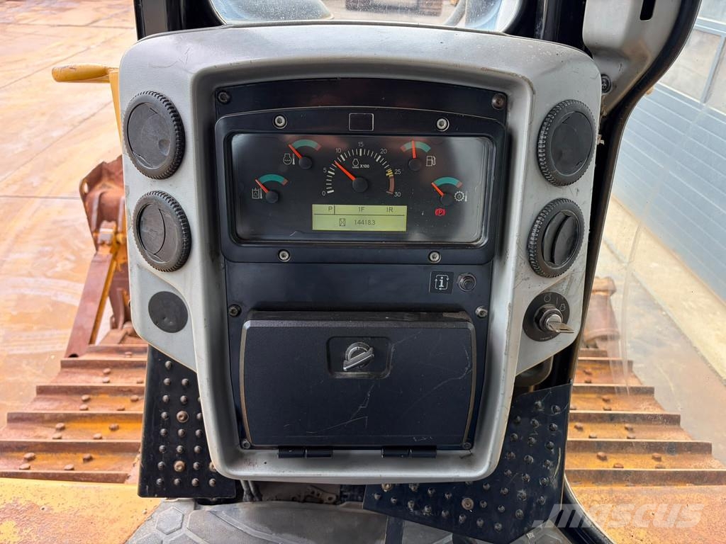 CAT D6R2 XL Buldooserid