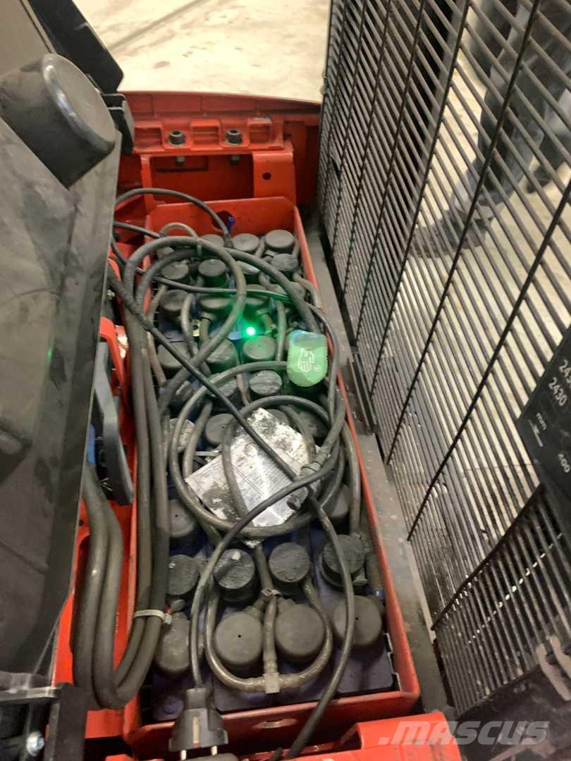 Linde L16 Stand-in stackers