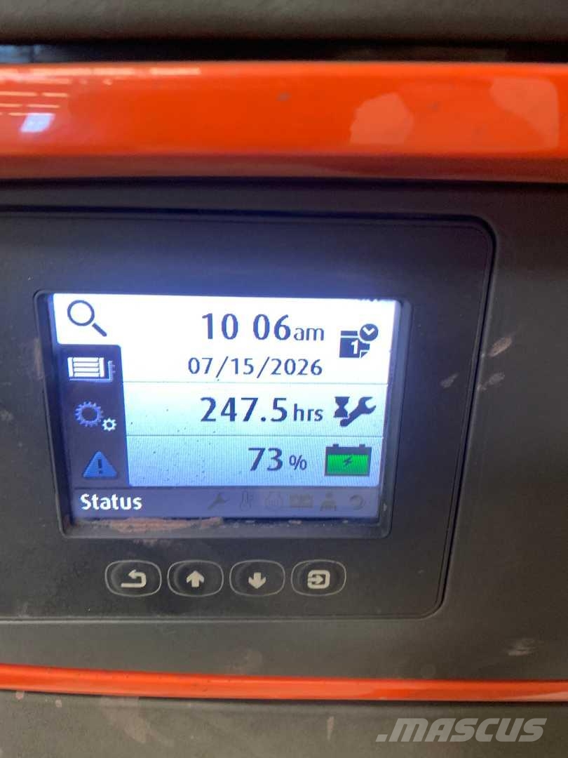 Linde L16 自走式堆積機