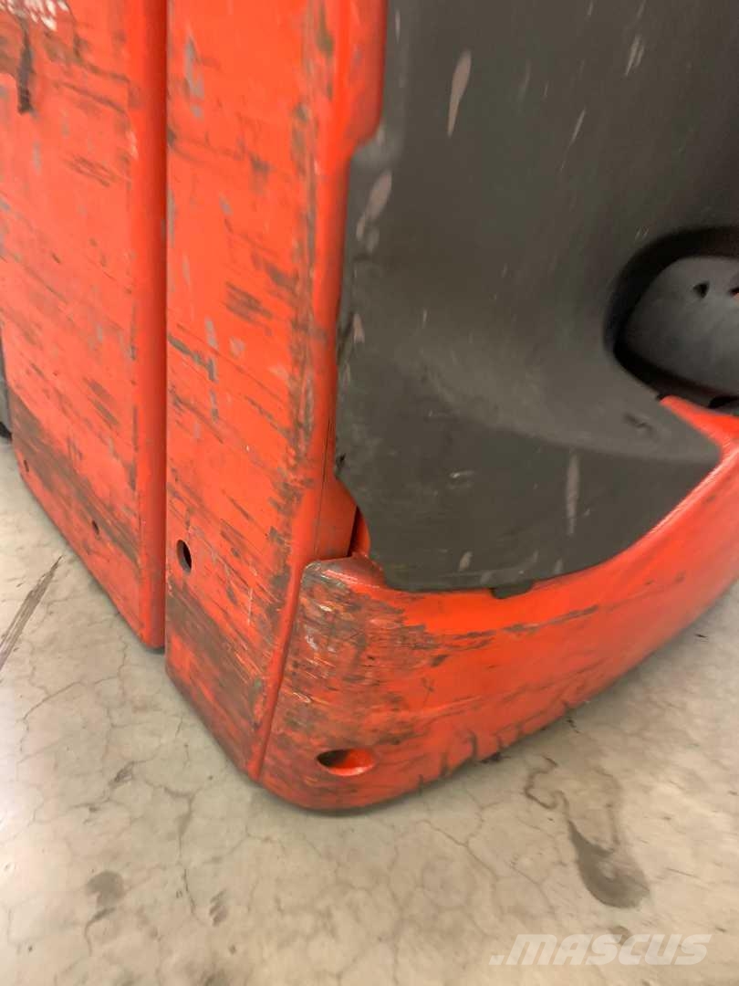 Linde L16 Stand-in stackers