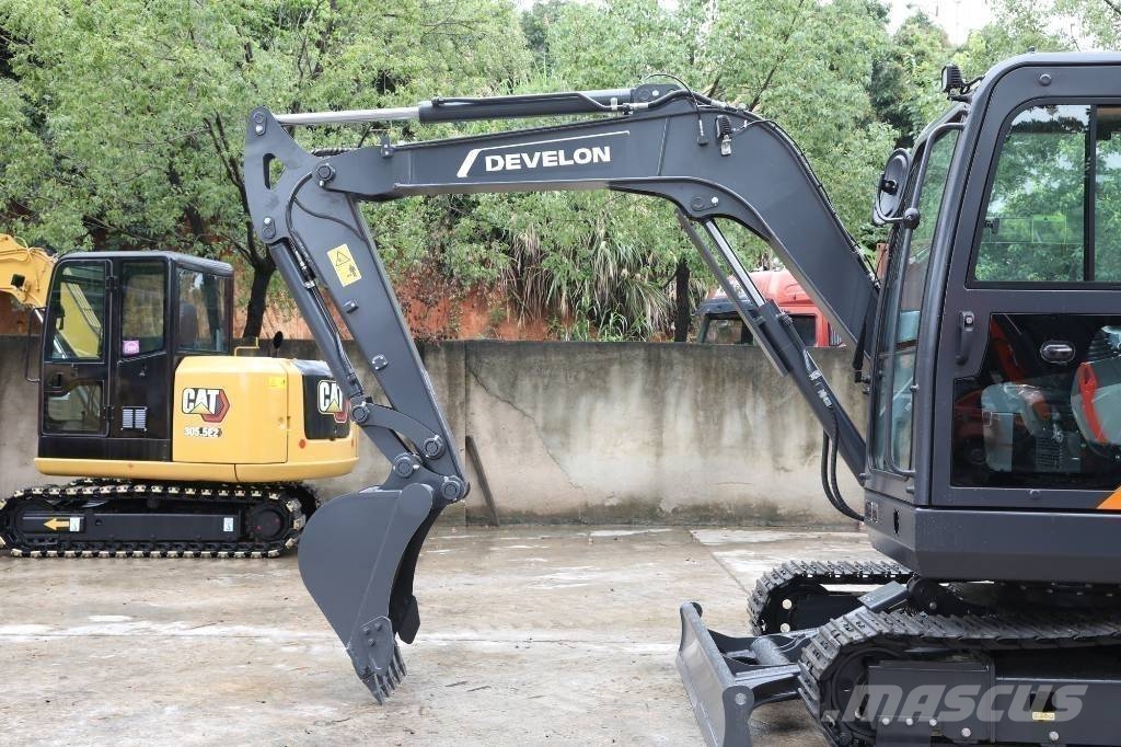 Develon DX 60 D 휠 굴삭기